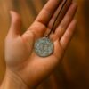 talisman universel magnétisé main
