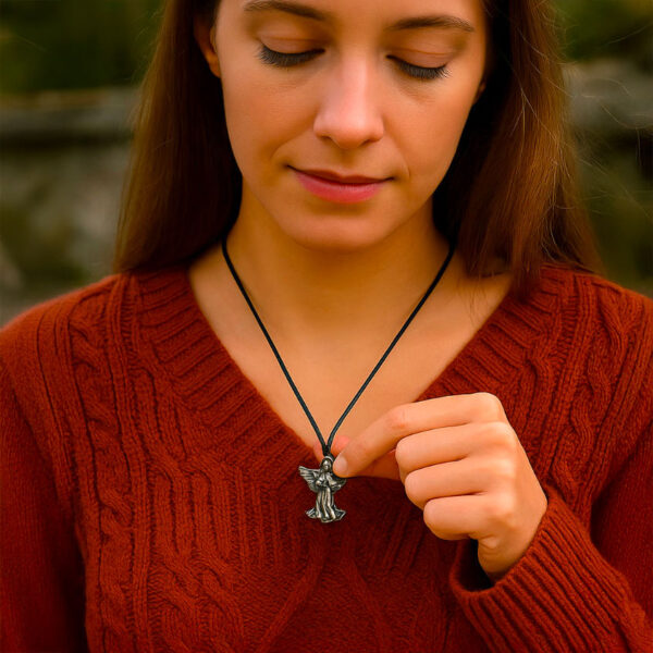 Collier Ange sehalliah pour trouver l'amour