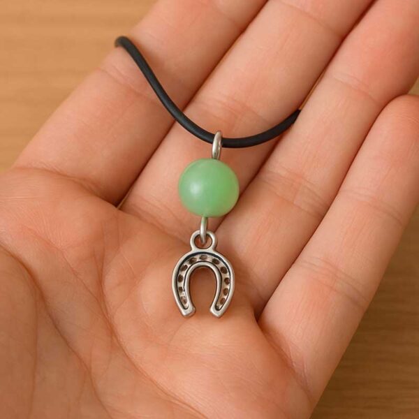 collier porte chance magnétisé