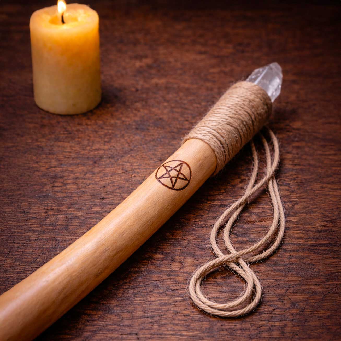 Baguette wiccane avec gravure